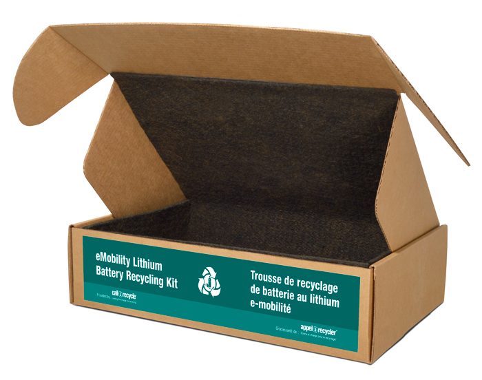C2RCA118eMobilityLithiumIonEndofLifeBox_AngledLeft_Open Call2Recycle® Canada